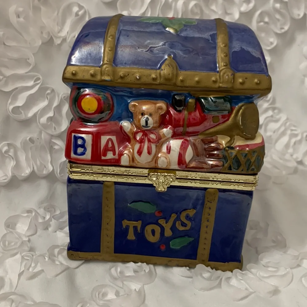 Mr. Christmas Music Box 12 Days of Christmas Hand Painted Porcelain Animated